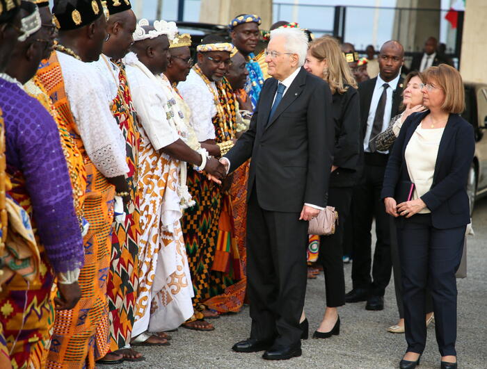 scopri la vivace capitale economica della costa d'avorio, abidjan. esplora le opportunità commerciali, la cultura unica e il dinamismo di questa metropoli che rappresenta il cuore pulsante dell'economia ivoriana.